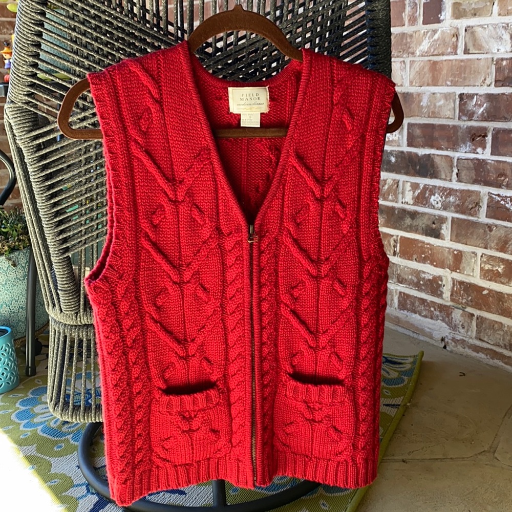 Field Manor Ladies wool knit vest -S Red